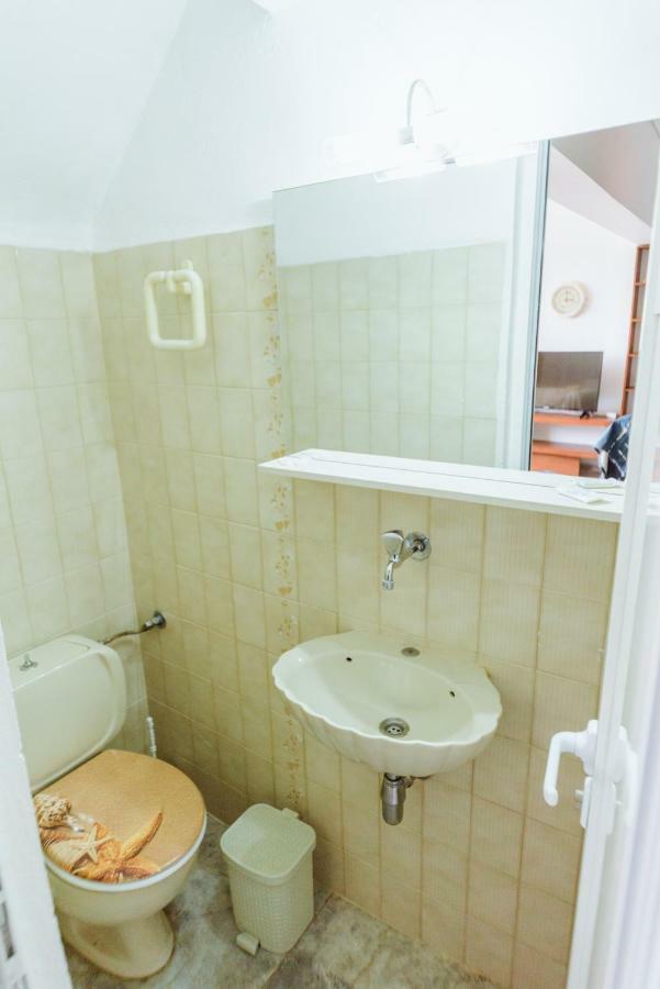 Akadimia Luxury Apartment Mytilene Exterior foto